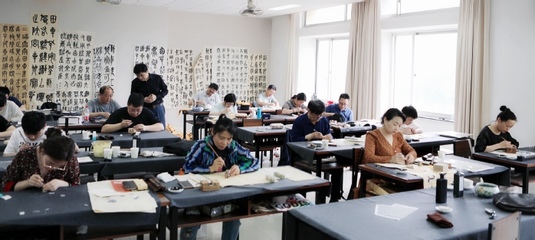 藝術(shù)學(xué)院文化休閑系“三區(qū)聯(lián)動(dòng)”工作系列報(bào)道之五 以藝為橋，聯(lián)動(dòng)融合——記文化休閑系組織文化藝術(shù)交流活動(dòng)